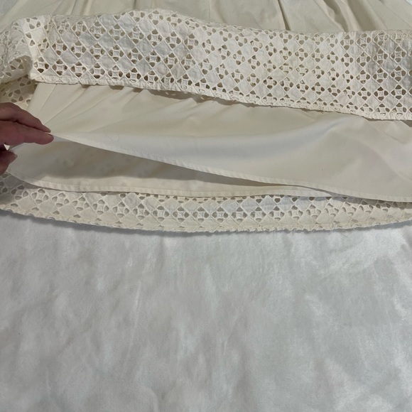 De Collection Elegant Cream Lace Skirt. #01 - Picture 6 of 8